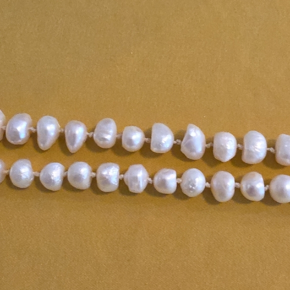 Vintage Knotted Fresh Water Pearl Necklace w/ 925 Silver Toggle "Cable" Clasp - Picture 11 of 16